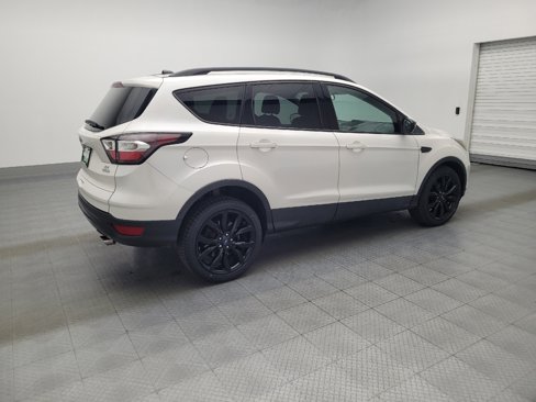 Used 2017 Ford Escape SE w/ SE Sport Appearance Package image 10