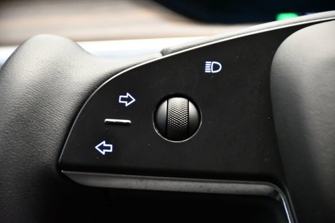 Used 2022 Tesla Model S image 23
