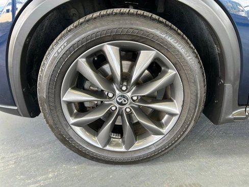 Used 2019 INFINITI QX50 Essential w/ Premium Heat Package image 12