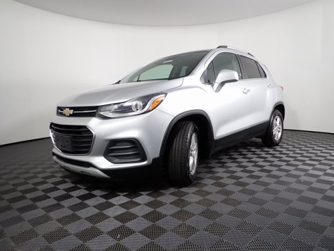 Used 2019 Chevrolet Trax LT w/ LT Convenience Package image 7