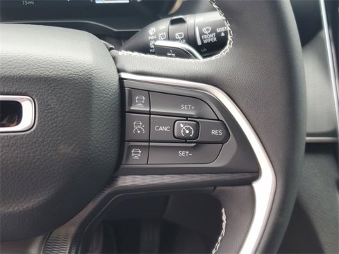 New 2025 Jeep Grand Cherokee L Altitude image 24