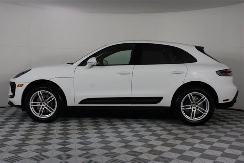 Certified 2025 Porsche Macan image 2