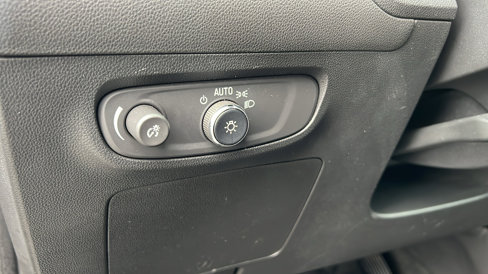 Certified 2024 Buick Encore GX Sport Touring image 28