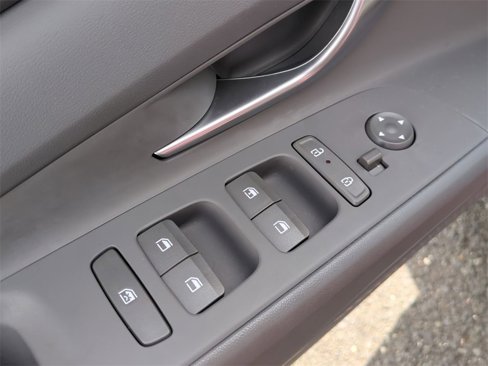 Certified 2024 Hyundai Elantra SE image 11