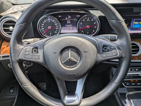 Used 2018 Mercedes-Benz E 400 4MATIC Sedan image 12