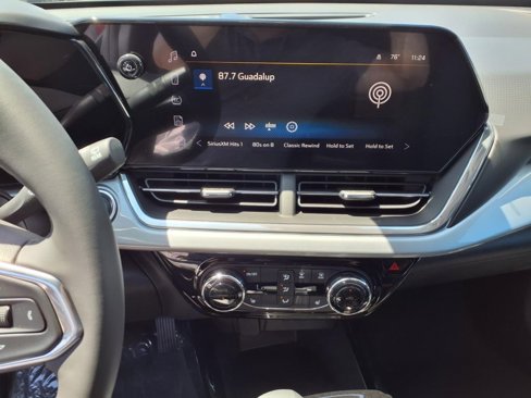 New 2025 Chevrolet Trax LT w/ Driver Confidence Package image 10