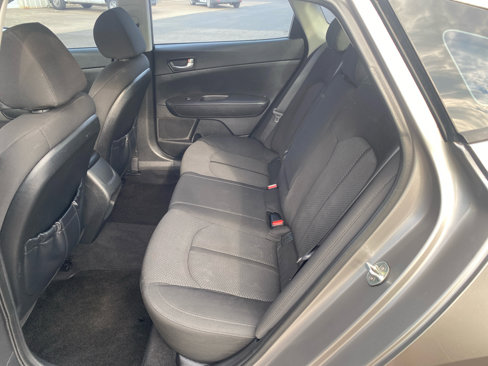 Used 2017 Kia Optima LX image 10