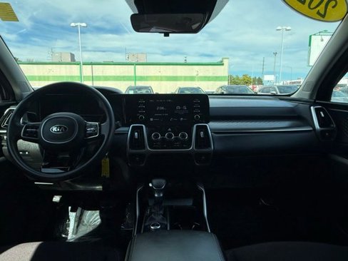 Used 2021 Kia Sorento LX image 15