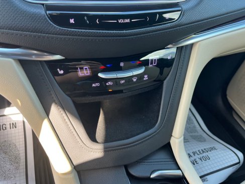 Used 2017 Cadillac XT5 Luxury w/ Driver Awareness Package image 15
