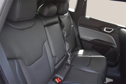 New 2025 Jeep Compass Latitude image 17
