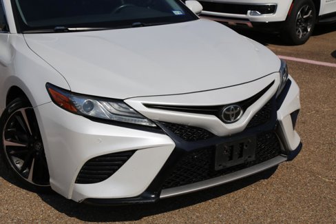 Used 2018 Toyota Camry XSE image 10