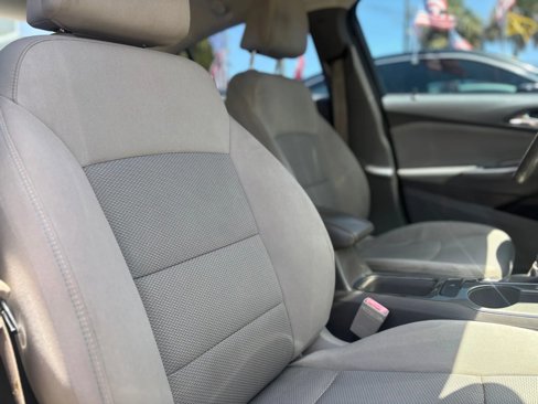 Used 2018 Chevrolet Cruze LT w/ RS Package image 20