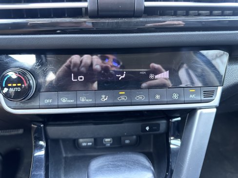 Used 2021 Kia Seltos SX w/ SX Sunroof Package image 16