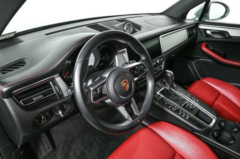 Certified 2021 Porsche Macan S image 4