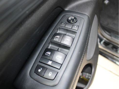 Certified 2020 Jeep Grand Cherokee Altitude image 10