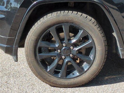 Used 2020 Jeep Grand Cherokee Altitude image 10