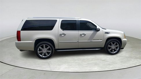 Used 2013 Cadillac Escalade ESV Luxury image 7