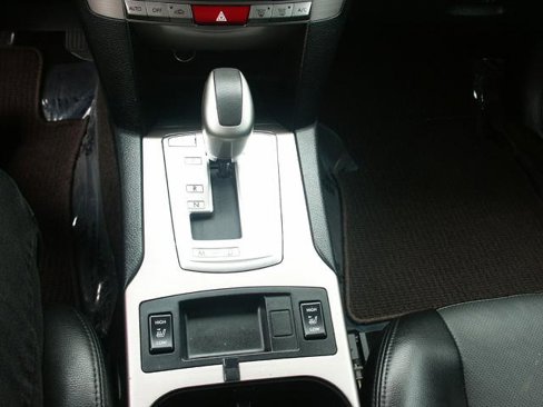 Used 2011 Subaru Outback 2.5i Limited w/ PWR Moonroof Pkg image 13
