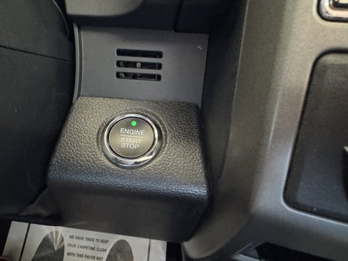 Used 2021 Ford Expedition XLT image 17