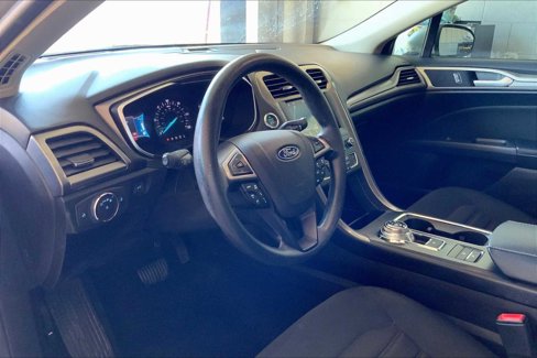 Used 2019 Ford Fusion SE image 16