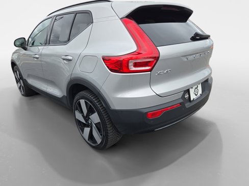 Certified 2023 Volvo XC40 Recharge Ultimate image 5