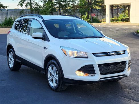 Used 2015 Ford Escape SE w/ Equipment Group 201A image 5