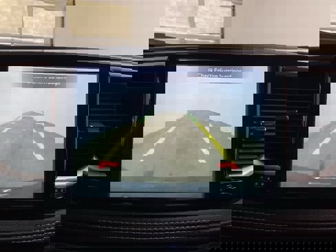 Used 2024 Chrysler Pacifica Select image 26
