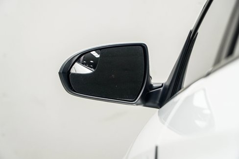 Used 2017 Hyundai Elantra SE image 14