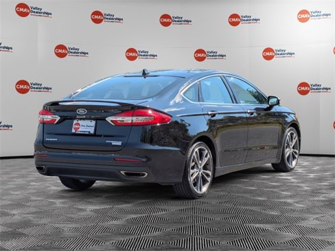 Used 2019 Ford Fusion Titanium image 5