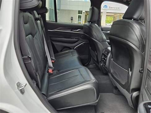 Used 2023 Jeep Grand Cherokee Overland image 17