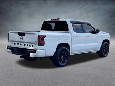 Used 2023 Nissan Frontier SV w/ Midnight Edition Package image 3