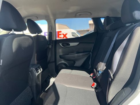 Used 2019 Nissan Rogue Sport S image 15
