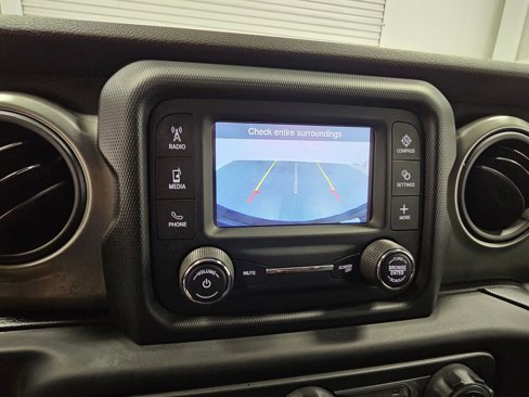 Used 2018 Jeep Wrangler Unlimited Sport image 16