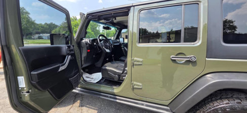 Used 2015 Jeep Wrangler Unlimited Rubicon image 14