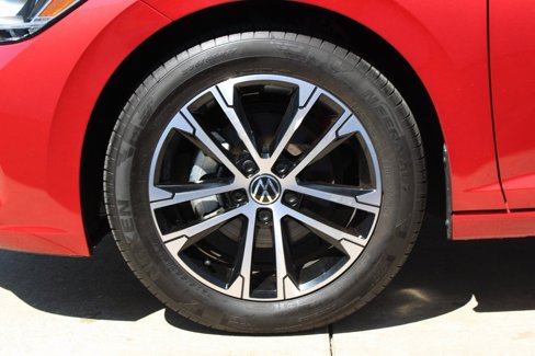 Certified 2024 Volkswagen Jetta Sport image 29