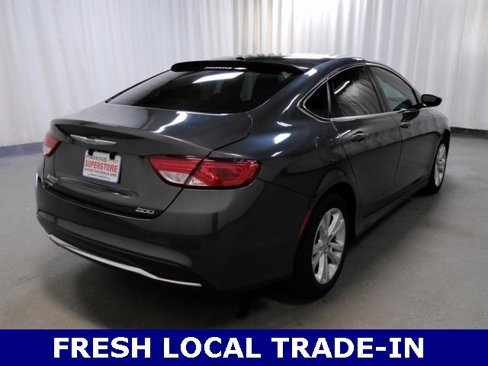 Used 2015 Chrysler 200 Limited w/ Convenience Group image 4