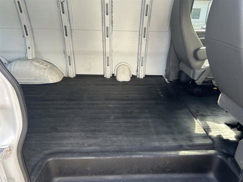Used 2015 Chevrolet Express 2500 image 11