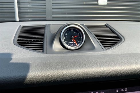 Certified 2020 Porsche Macan image 30