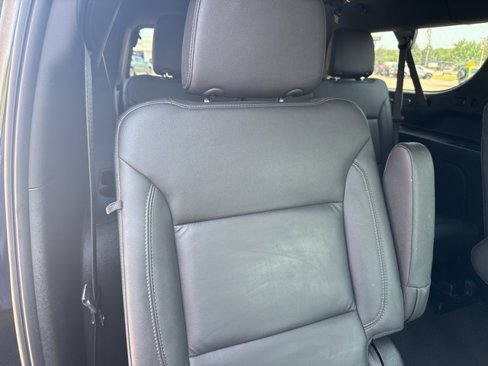 Used 2021 Chevrolet Suburban LT image 30