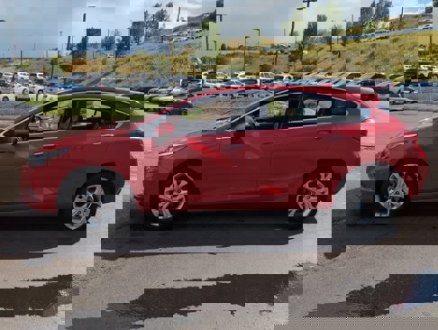 Used 2018 Chevrolet Cruze Premier image 4