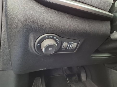 New 2025 Jeep Compass Latitude image 14