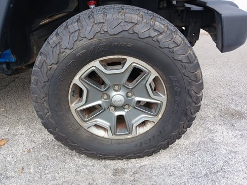 Used 2012 Jeep Wrangler Unlimited Sport image 11