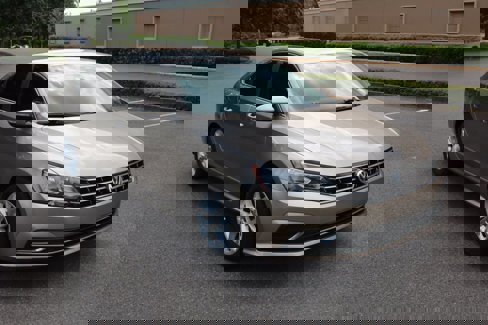 Used 2016 Volkswagen Passat 1.8T S image 3