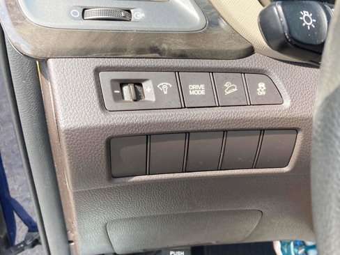 Used 2018 Hyundai Santa Fe Sport image 18