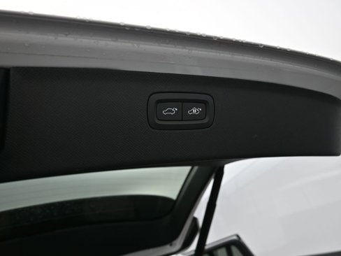Certified 2024 Volvo XC90 B6 Plus image 33