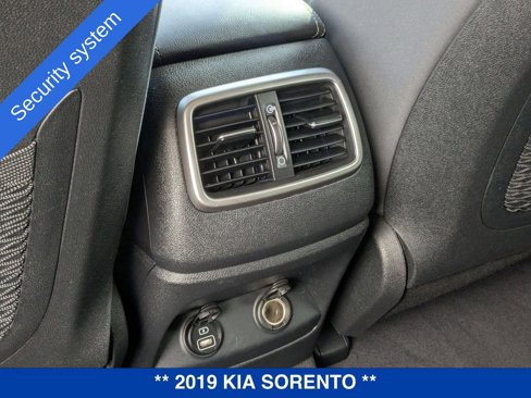 Used 2019 Kia Sorento LX image 29