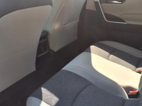 Used 2019 Toyota RAV4 XLE image 9