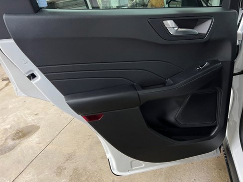 New 2025 Ford Escape ST-Line w/ Tech Pack #1 image 31