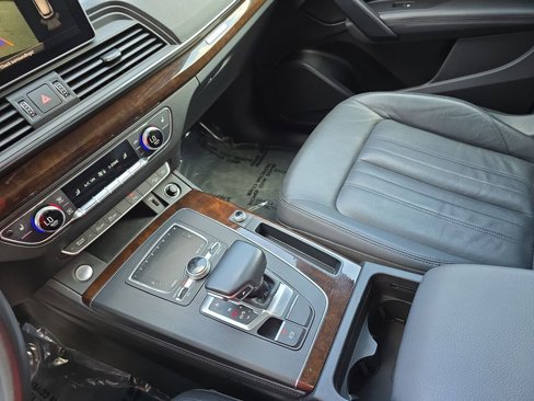 Used 2019 Audi Q5 2.0T Premium Plus w/ Premium Plus Package image 24