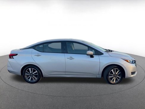 Used 2023 Nissan Versa SV image 16